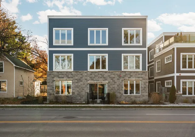 922-e-front-st-traversecitycity-grandtraverse-mi-49684/hzid_6ff1cd1e