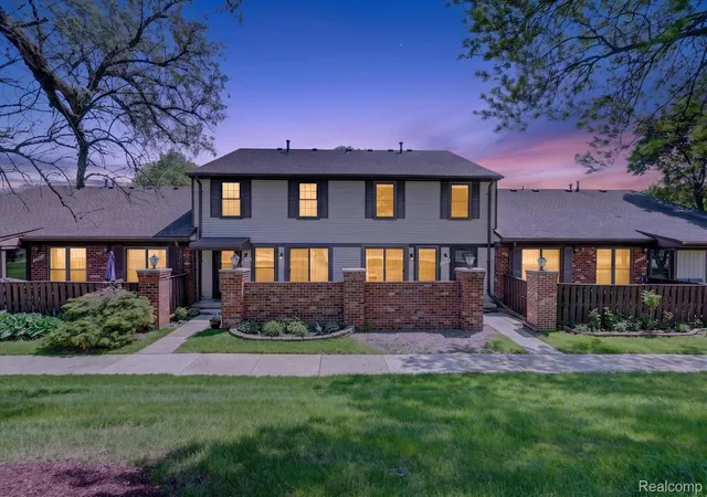 39427-heatherheath-dr-clinton-township-mi-48038/hzid_148ad8f8