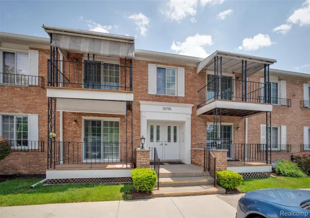 30795-shiawassee-rd-7-farmingtoncity-oakland-mi-48336/hzid_3d95f66d