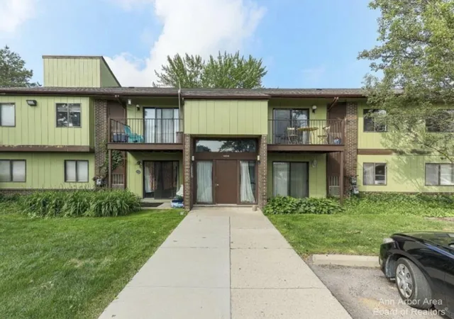 1472-w-chateau-vert-st-d-ypsilanti-mi-48197/hzid_adfce10e
