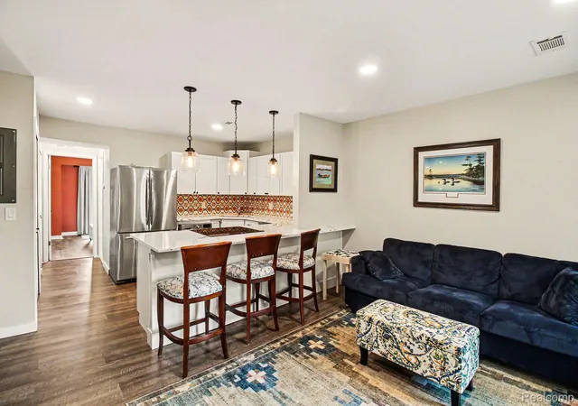 851-union-st-40-milford-mi-48381/hzid_f0609446