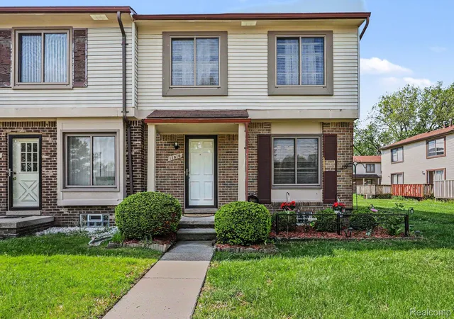 17010-kingsbrooke-dr-clinton-township-mi-48038/hzid_55f120c8