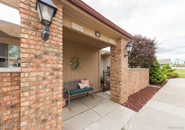 25137-jefferson-ct-4-south-lyon-mi-48178/hzid_fb841b69