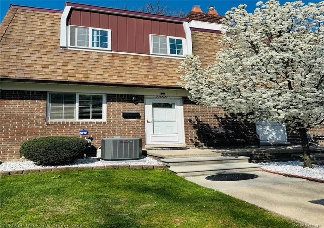 37021-e-aragona-dr-clinton-township-mi-48036/hzid_40ece1b3