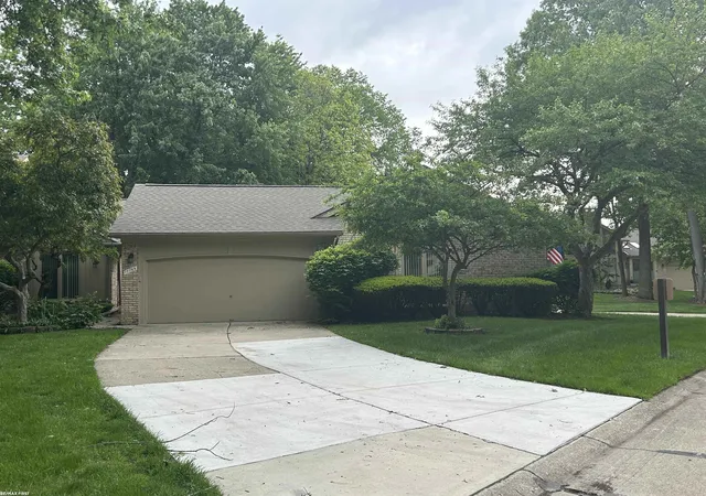 17765-e-kirkwood-dr-clinton-township-mi-48038/hzid_00083f4b