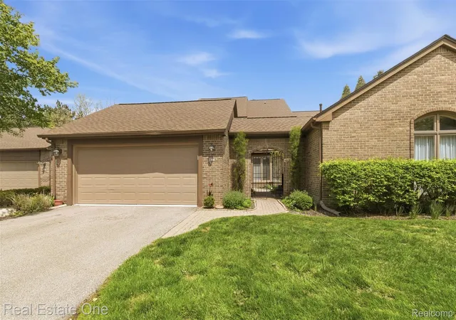 23910-trailwood-ct-82-bingham-farms-mi-48025/hzid_cfcfafa4
