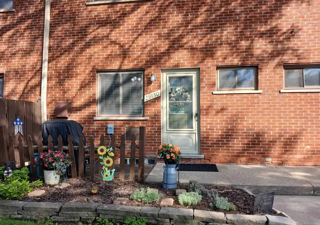 29130-tessmer-ct-madison-heights-mi-48071/hzid_10248582