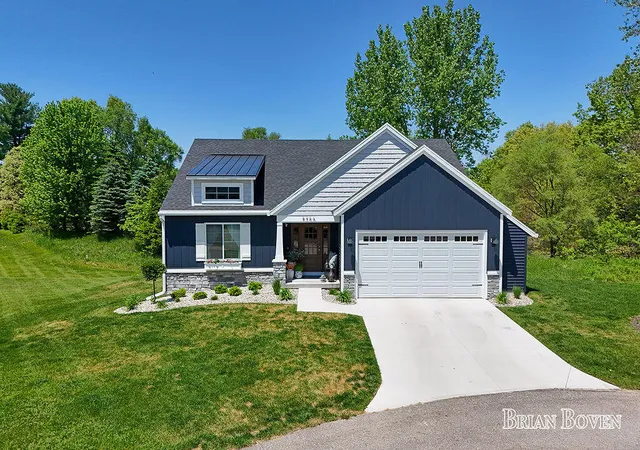 8366-rose-ridge-dr-rockford-mi-49341/hzid_07259dba