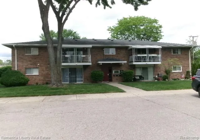 15110-fairfield-st-b-livoniacity-wayne-mi-48154/hzid_5649f86d