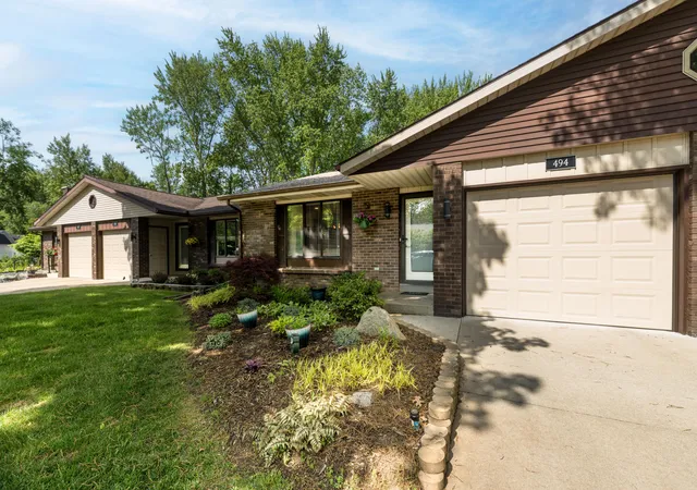 494-amity-st-douglas-mi-49406/hzid_95104183