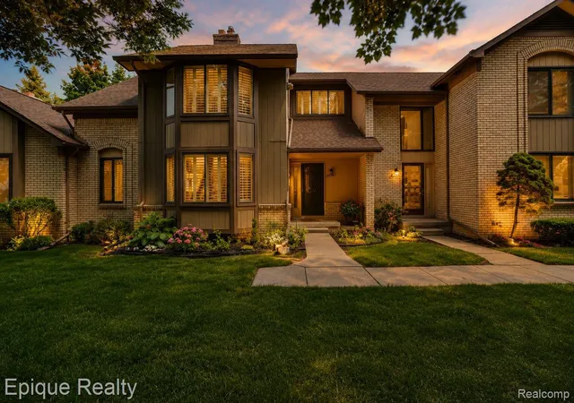 20485-villa-grande-cir-clinton-township-mi-48038/hzid_ef7e81bb