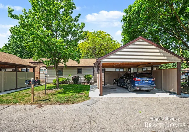 2631-chatham-woods-dr-se-grand-rapids-mi-49546/hzid_2c8c9413