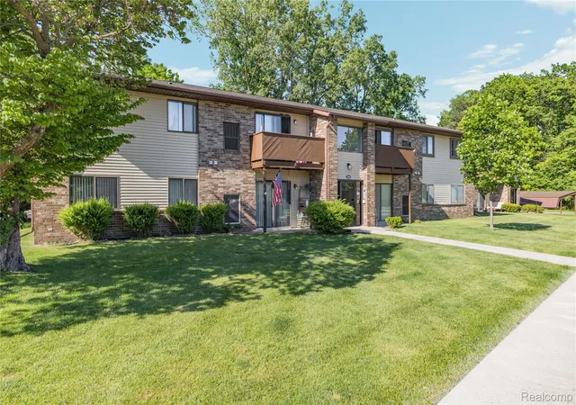 7806-manor-cir-westlandcity-wayne-mi-48185/hzid_ff274556