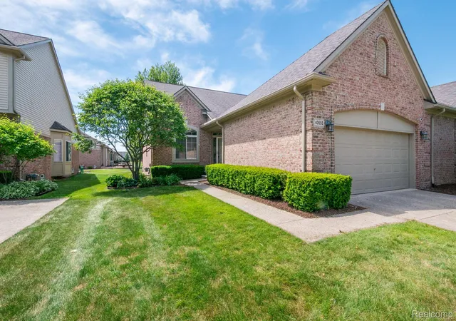 40658-saint-louis-dr-clinton-township-mi-48038/hzid_63db47ba