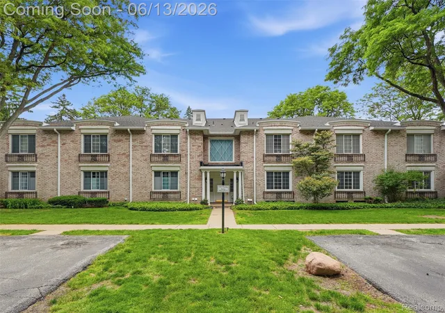 1735-tiverton-rd-10-bloomfieldhillscity-oakland-mi-48304/hzid_e6b93777