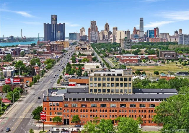 6533-e-jefferson-ave-703-detroitcity-wayne-mi-48207/hzid_57814055