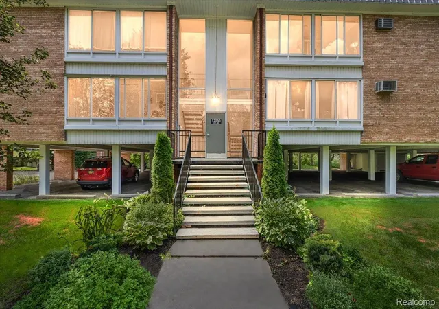 32030-grand-river-ave-36-farmingtoncity-oakland-mi-48336/hzid_1f37fc29