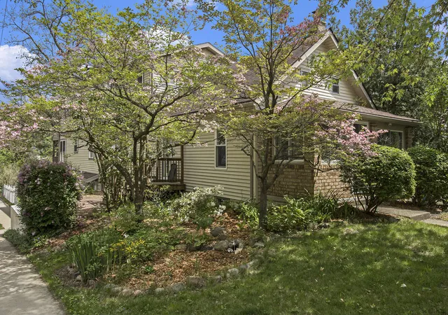 916-brooks-st-ann-arbor-mi-48103/hzid_76a8748e