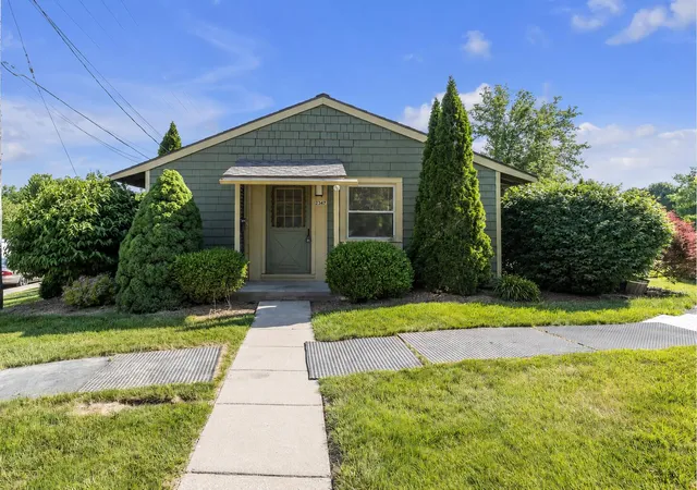 2347-fernwood-ave-ann-arbor-mi-48104/hzid_01de9976