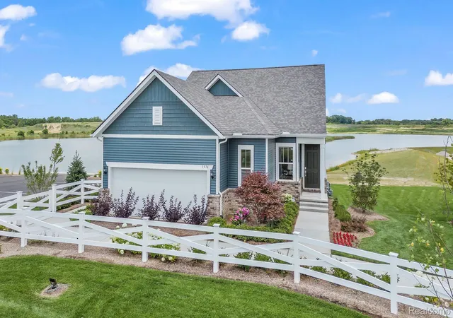 3351-beech-bark-ct-milford-mi-48381/hzid_e59e041e