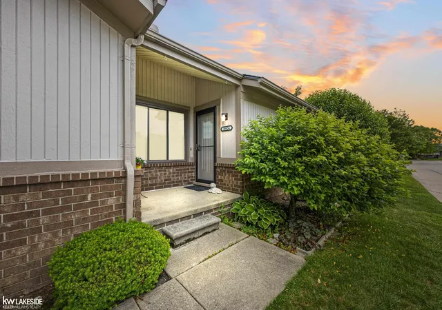 38924-e-windmill-pointe-dr-clinton-township-mi-48038/hzid_380d9833