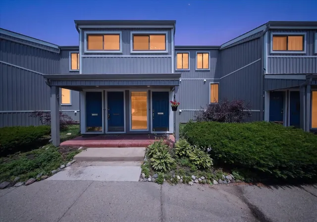 9579-harbour-cove-ct-8-ypsilantichartertownship-washtenaw-mi-48197/hzid_3bb99071