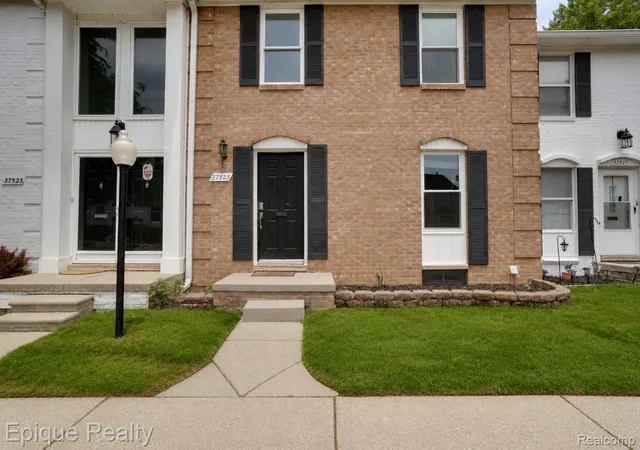37525-charter-oaks-blvd-clinton-township-mi-48036/hzid_004977bd