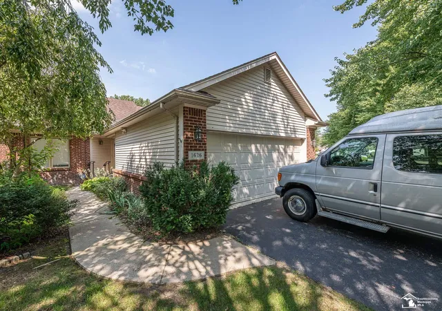 1626-spruce-ct-temperance-mi-48182/hzid_978d472d