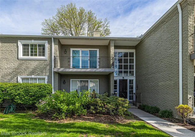 1111-n-old-woodward-ave-24-birminghamcity-oakland-mi-48009/hzid_aaa12ada
