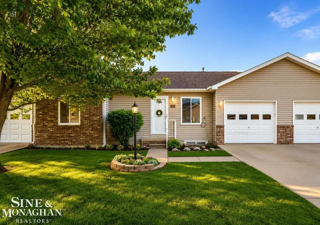 220-superior-ave-marinecitycity-stclair-mi-48039/hzid_b43bc325