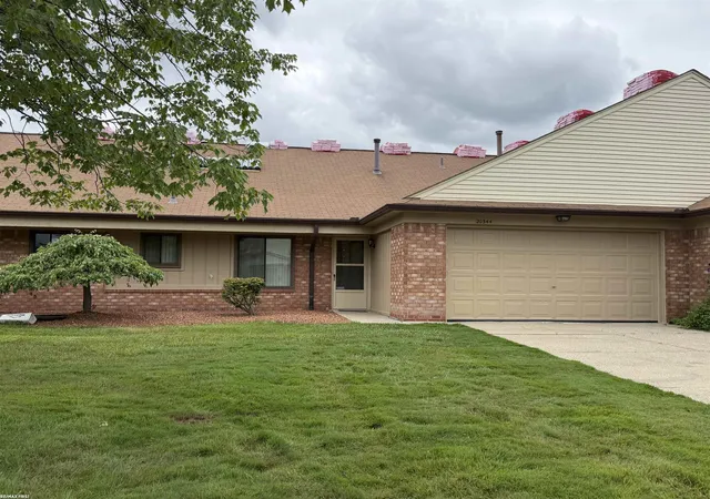 20344-majestic-blvd-clinton-township-mi-48036/hzid_43d3be72