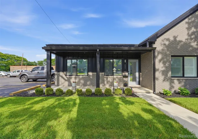 2535-biddle-ave-wyandotte-mi-48192/hzid_9b21023f