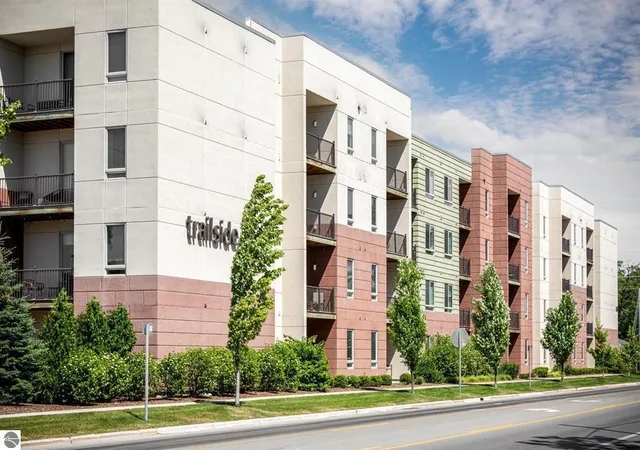 630-s-garfield-traverse-city-mi-49686/hzid_70bc83ab