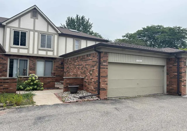 49283-ashley-ct-shelby-township-mi-48315/hzid_55a152b2