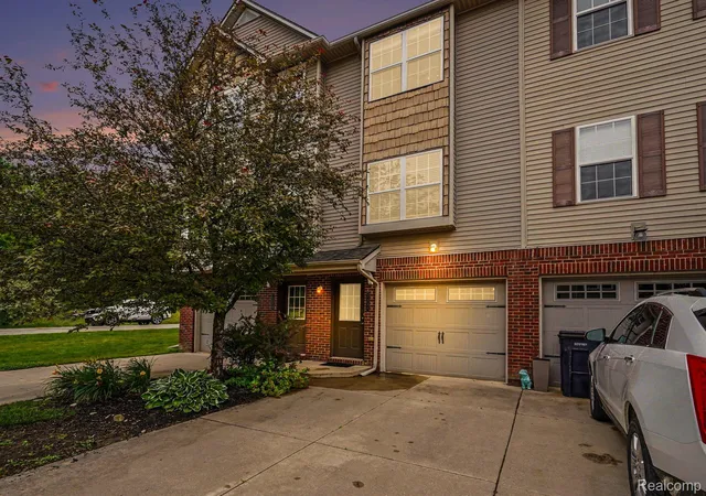 2234-knotty-pine-trl-howell-mi-48855/hzid_330e80bc