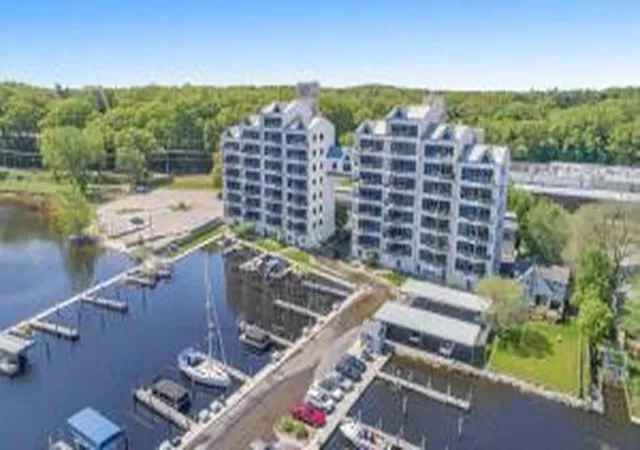 2964-lakeshore-dr-e501-muskegon-mi-49441/hzid_d24d51e5