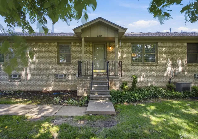 41837-king-edward-ct-clinton-township-mi-48038/hzid_03703405