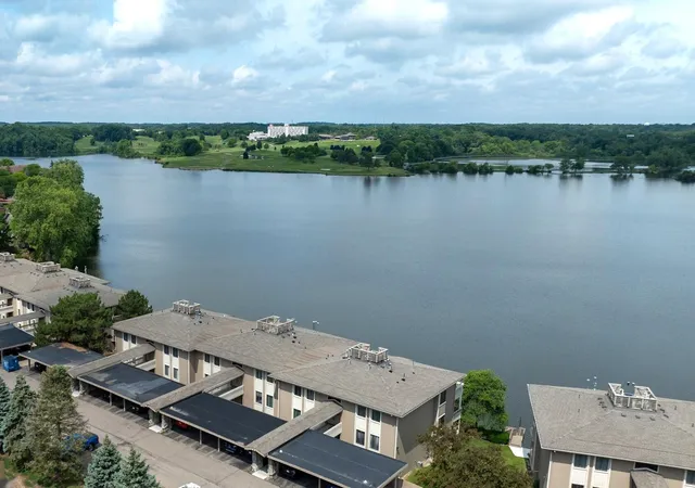 873-cliffs-dr-105-ypsilantichartertownship-washtenaw-mi-48198/hzid_5357b1c8