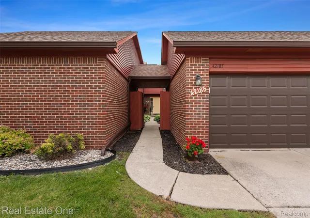 42185-lochmoor-st-clinton-township-mi-48038/hzid_048cbce4