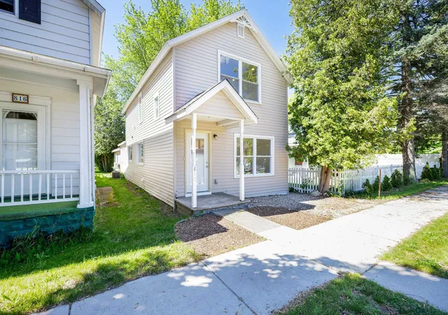 812-forest-ave-frankfort-mi-49635/hzid_66746e20
