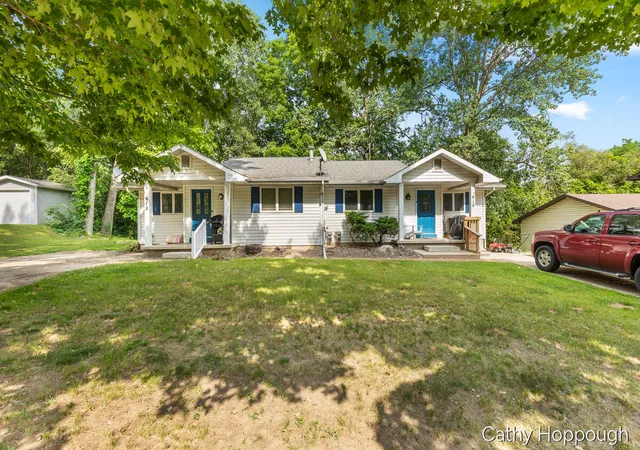610-612-n-dexter-st-ionia-mi-48846/hzid_ea51b5d4
