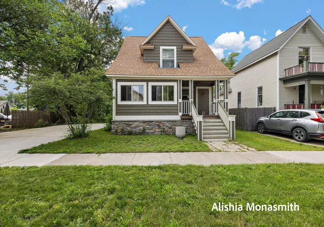 313-n-5th-street-grand-haven-mi-49417/hzid_107f2b75