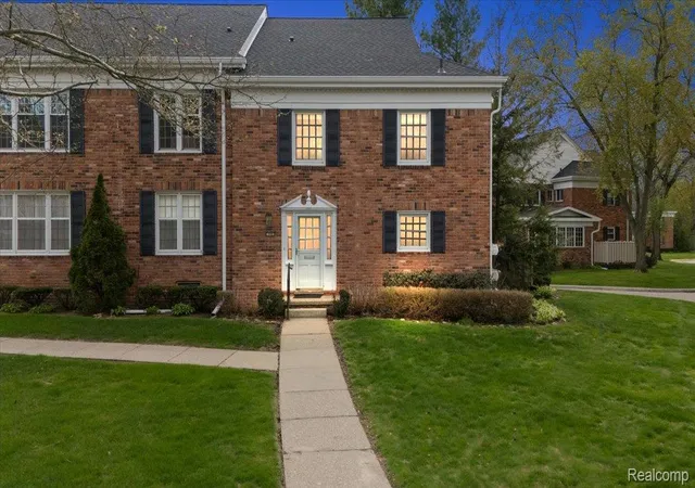 1000-trailwood-path-bloomfield-hills-mi-48301/hzid_d86558e2