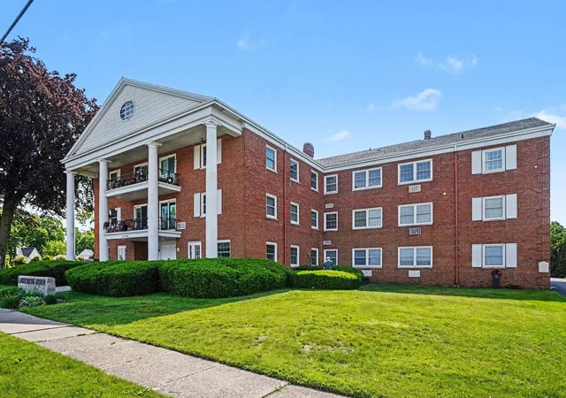 1249-lakeshore-dr-115-muskegon-mi-49441/hzid_d3dee7f8