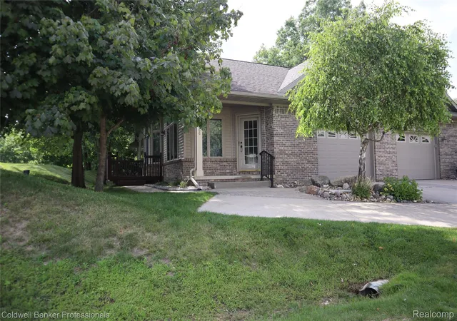 13368-julie-anne-ct-1-fenton-mi-48430/hzid_521cb5cb