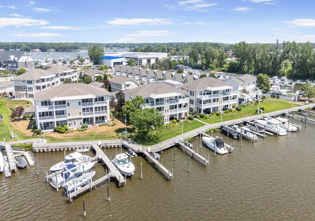930-w-savidge-st-20-spring-lake-mi-49456/hzid_6c4b77b3