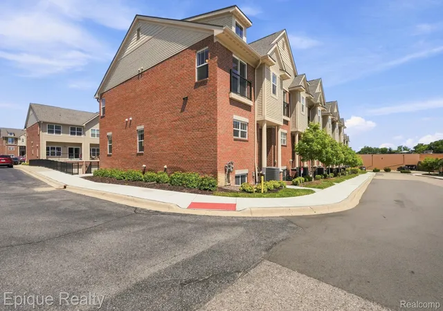 25565-grandview-ln-33-novi-mi-48375/hzid_0269d6d2