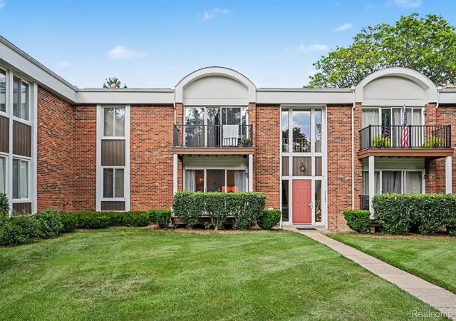 29508-bobrich-st-19-livonia-mi-48152/hzid_4c5ce756