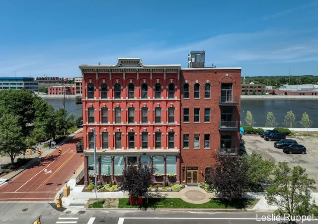 801-monroe-ave-nw-206-grand-rapids-mi-49503/hzid_7b03e930