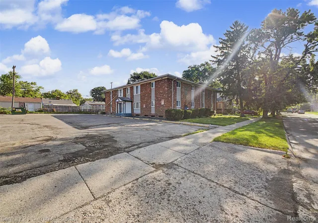 1870-saint-johns-blvd-lincoln-park-mi-48146/hzid_8fd5e740